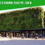 La Bulle - Parking Gratuit En Souterrain - 2 Mins Du Palais Des Papes - Clim Ac - Wifi