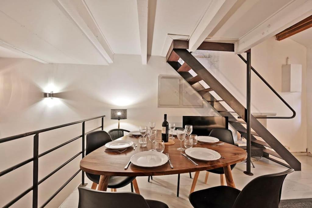 La Bulle - Parking Gratuit En Souterrain - 2 Mins Du Palais Des Papes - Clim Ac - Wifi Apartment *
