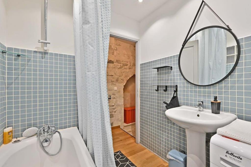 La Bulle - Parking Gratuit En Souterrain - 2 Mins Du Palais Des Papes - Clim Ac - Wifi Appartement Avignon