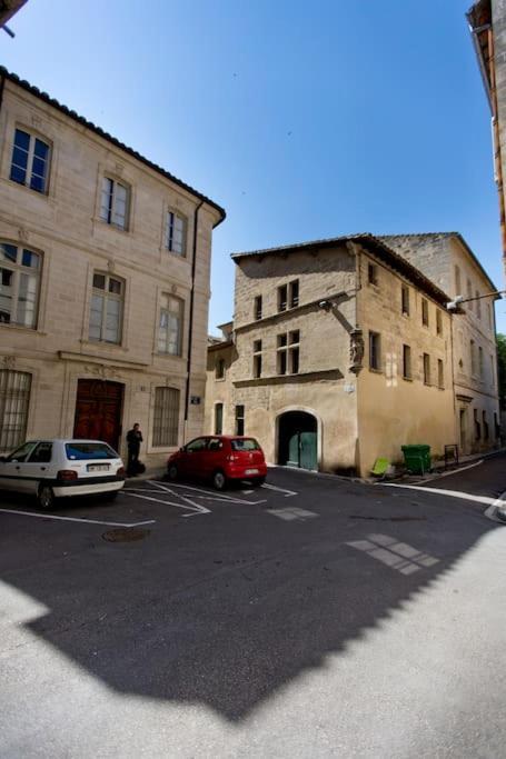 Apartment La Bulle - Parking Gratuit En Souterrain - 2 Mins Du Palais Des Papes - Clim Ac - Wifi *