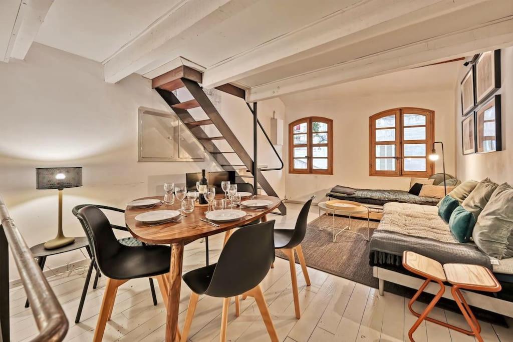 Appartement La Bulle - Parking Gratuit En Souterrain - 2 Mins Du Palais Des Papes - Clim Ac - Wifi *