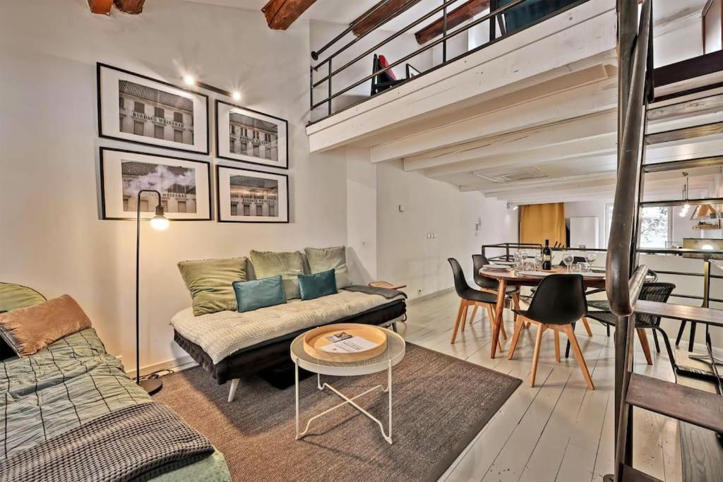 Apartment La Bulle - Parking Gratuit En Souterrain - 2 Mins Du Palais Des Papes - Clim Ac - Wifi *