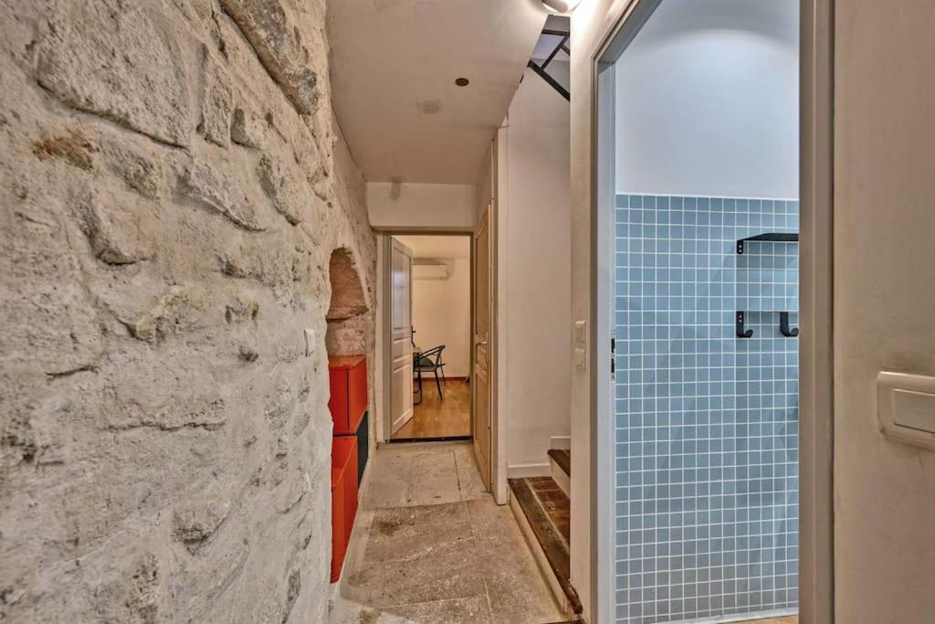 Appartement La Bulle - Parking Gratuit En Souterrain - 2 Mins Du Palais Des Papes - Clim Ac - Wifi *