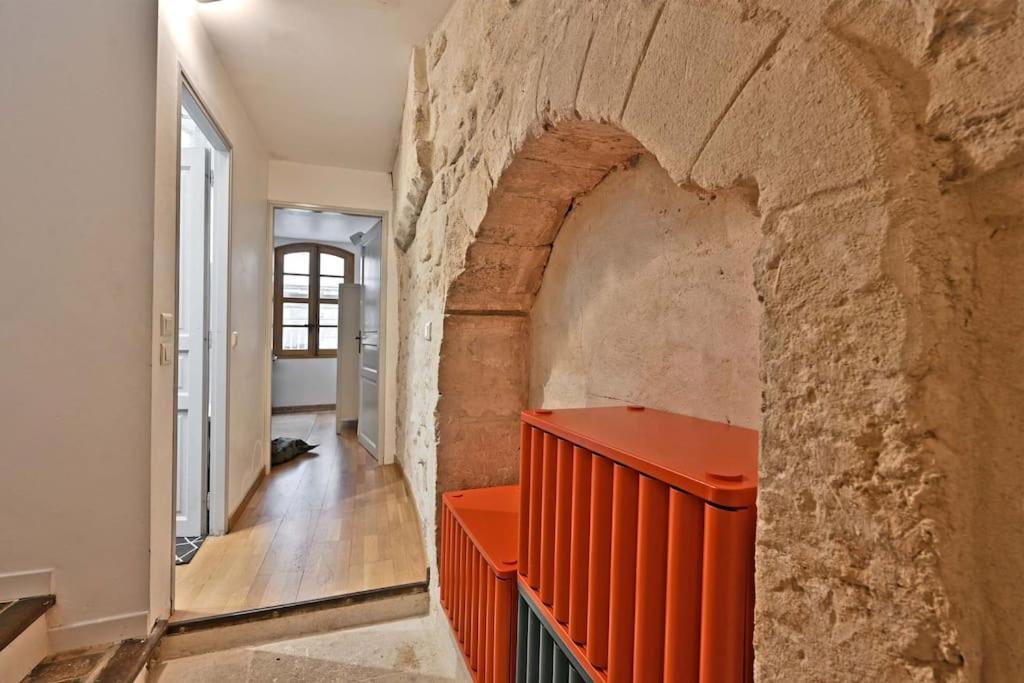 La Bulle - Parking Gratuit En Souterrain - 2 Mins Du Palais Des Papes - Clim Ac - Wifi Apartment
